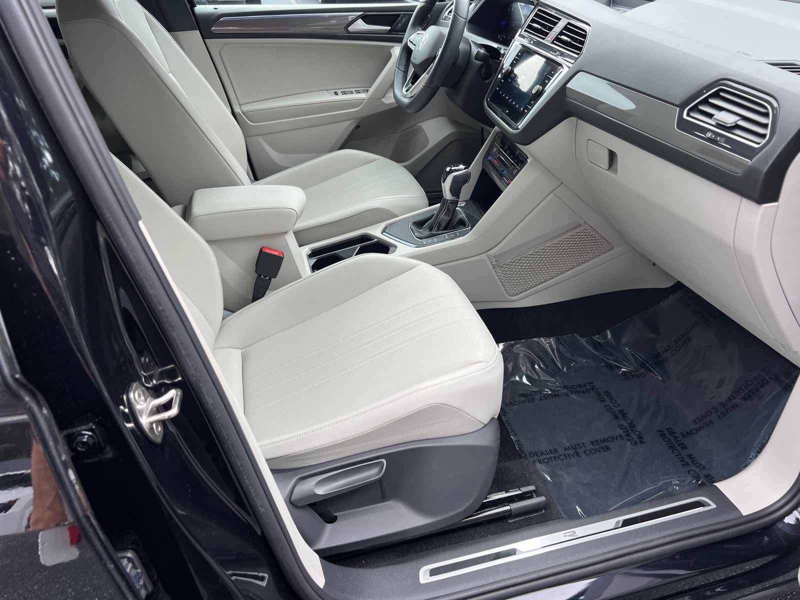 2023 Volkswagen Tiguan SE R-Line Black