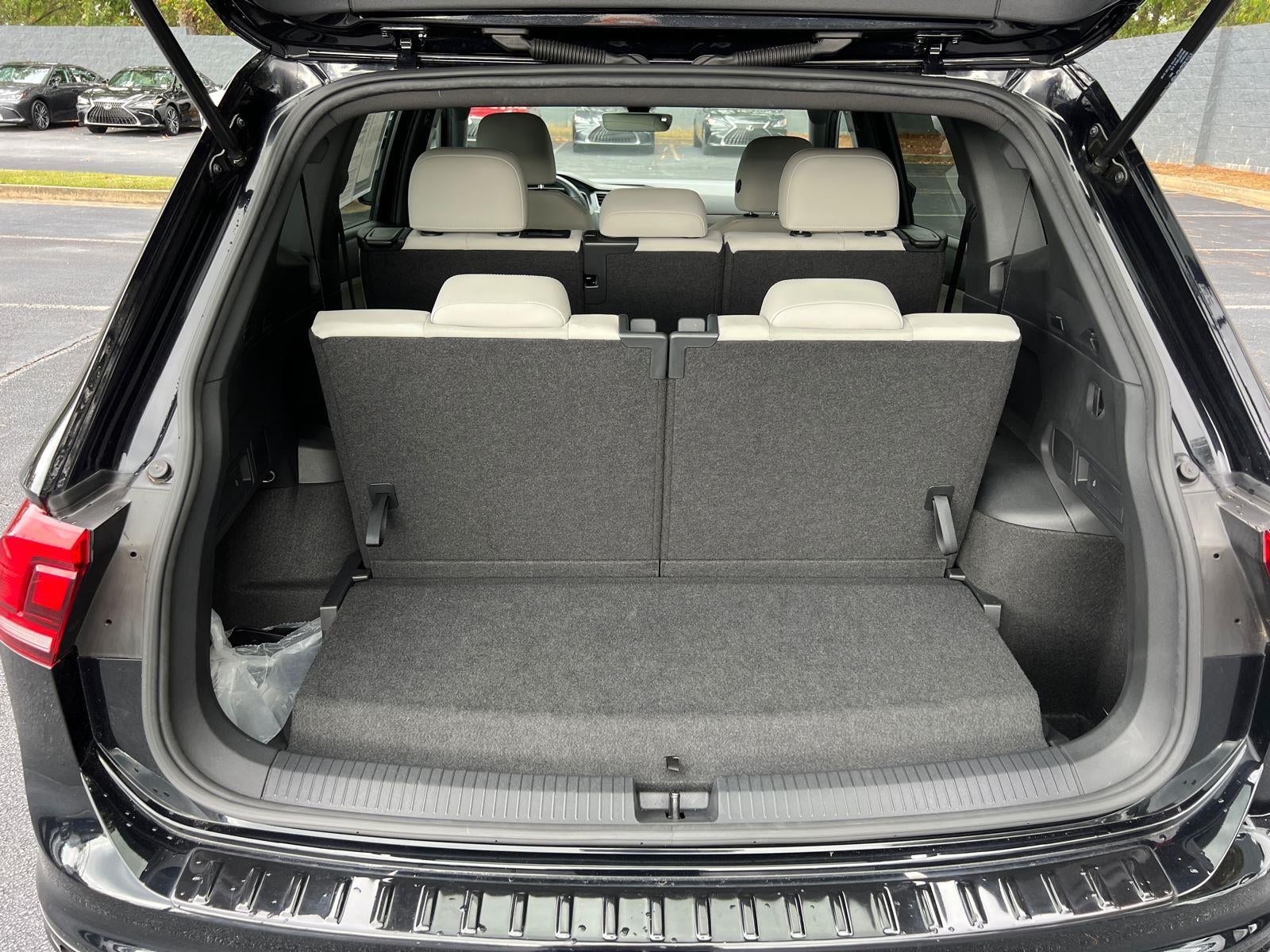 2023 Volkswagen Tiguan SE R-Line Black