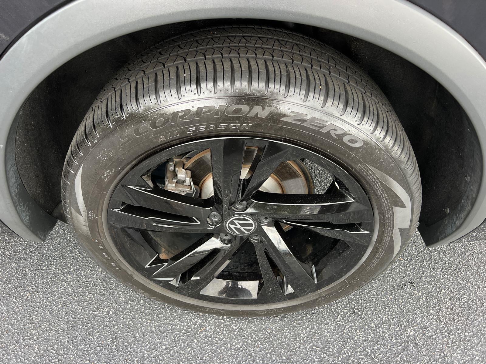 2023 Volkswagen Tiguan SE R-Line Black