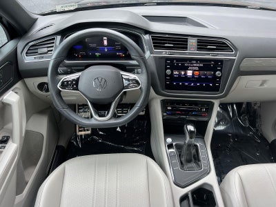 2023 Volkswagen Tiguan SE R-Line Black