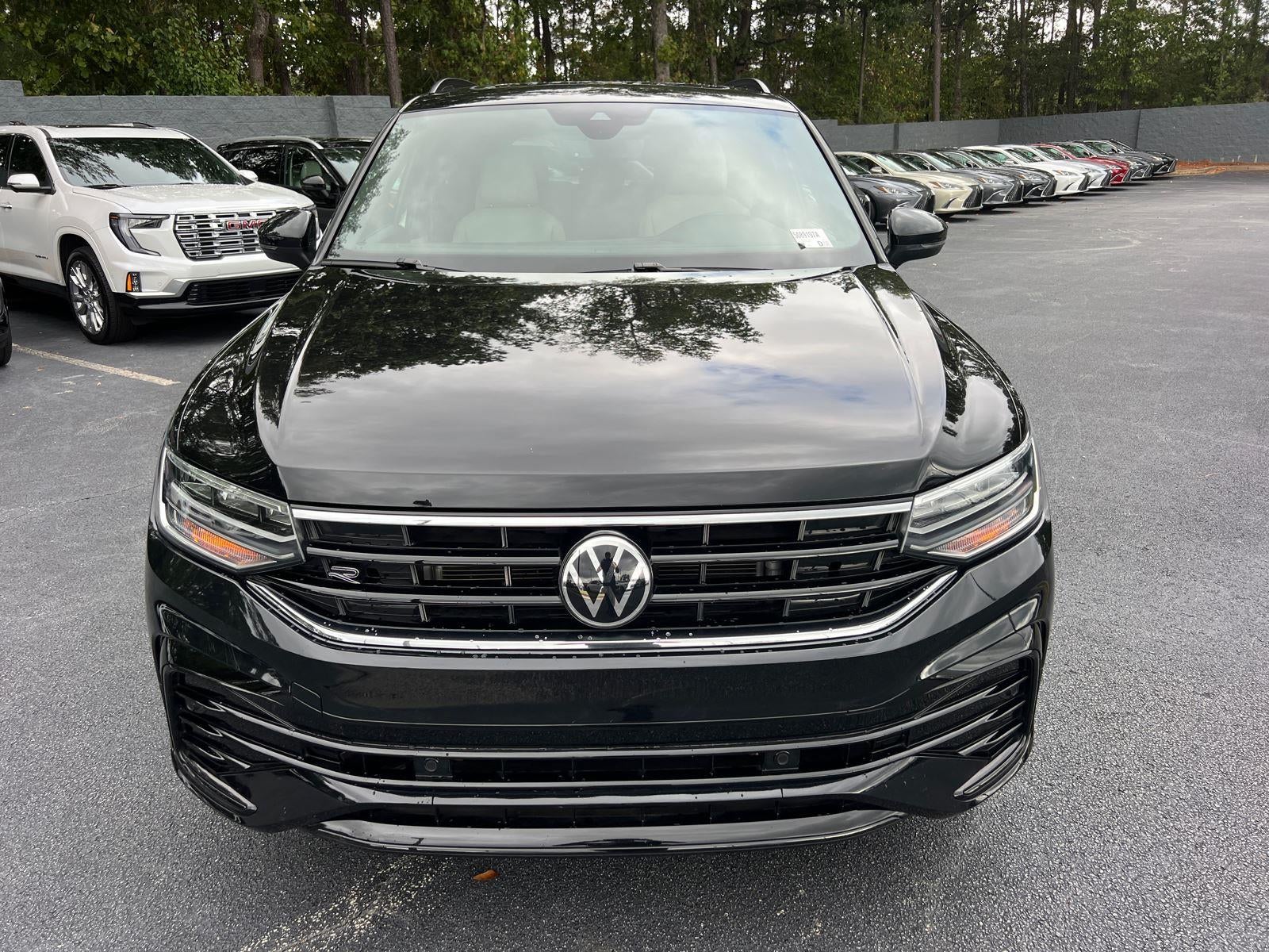 2023 Volkswagen Tiguan SE R-Line Black