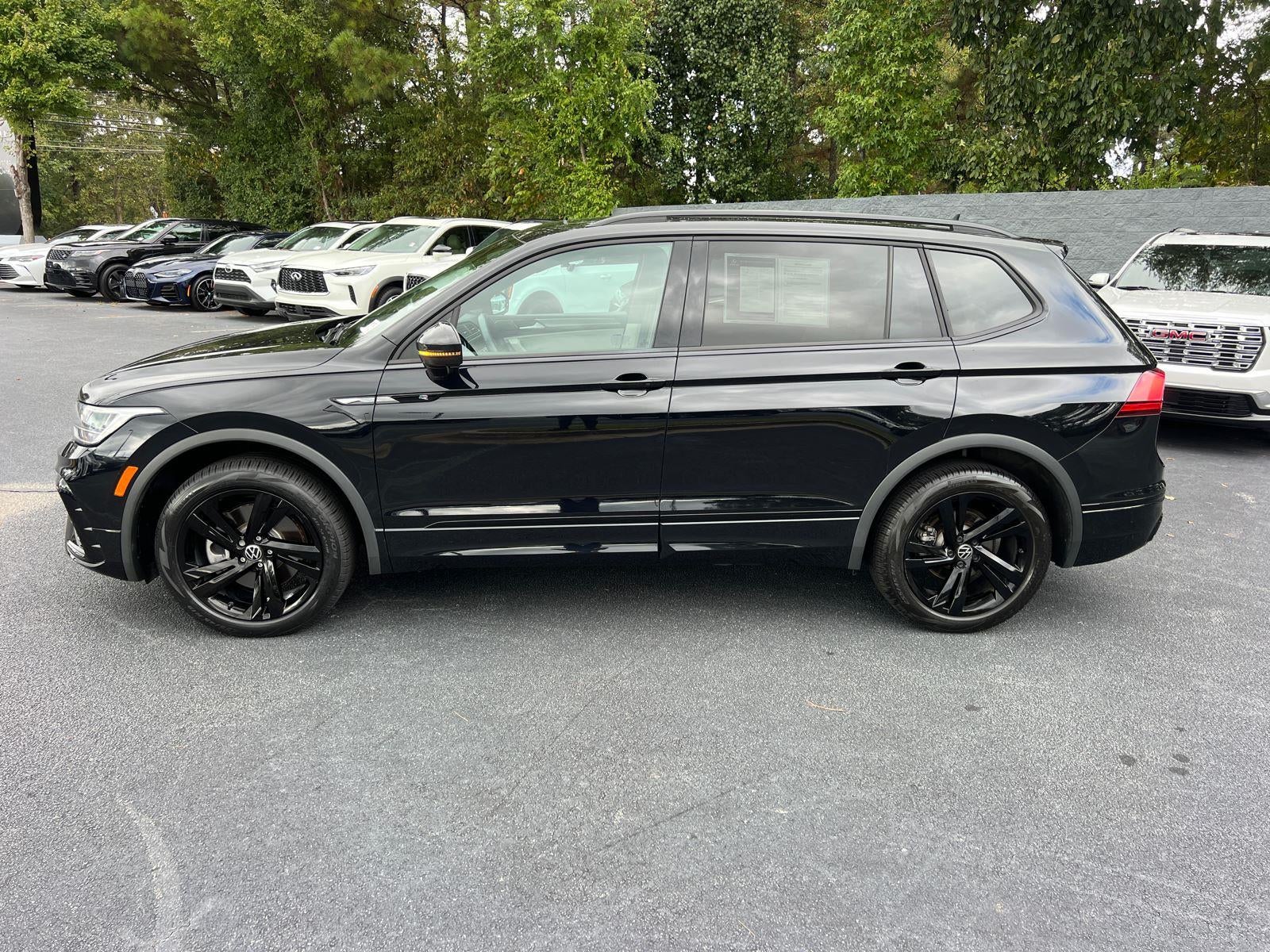 2023 Volkswagen Tiguan SE R-Line Black