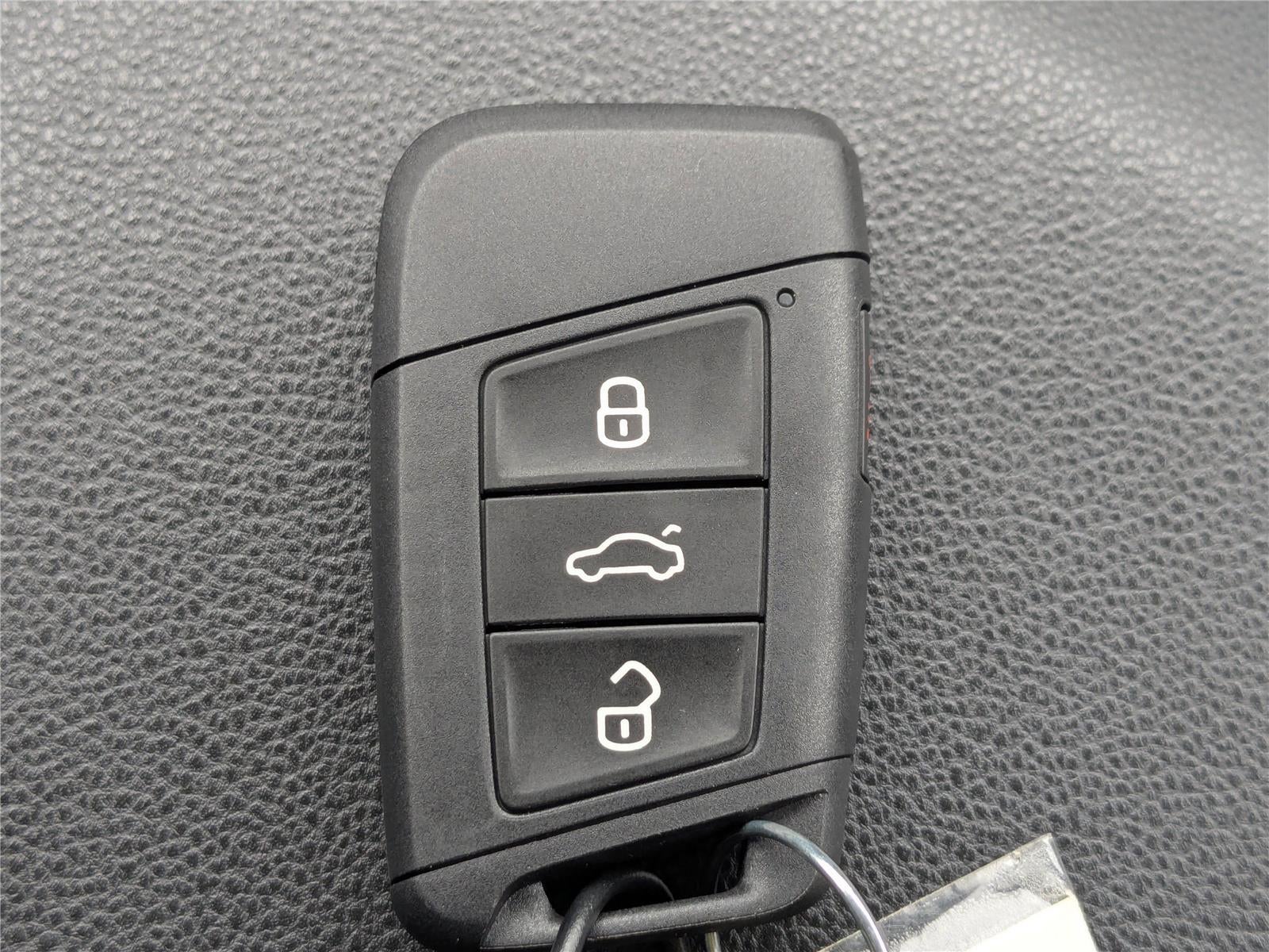 2019 Volkswagen Jetta R-Line