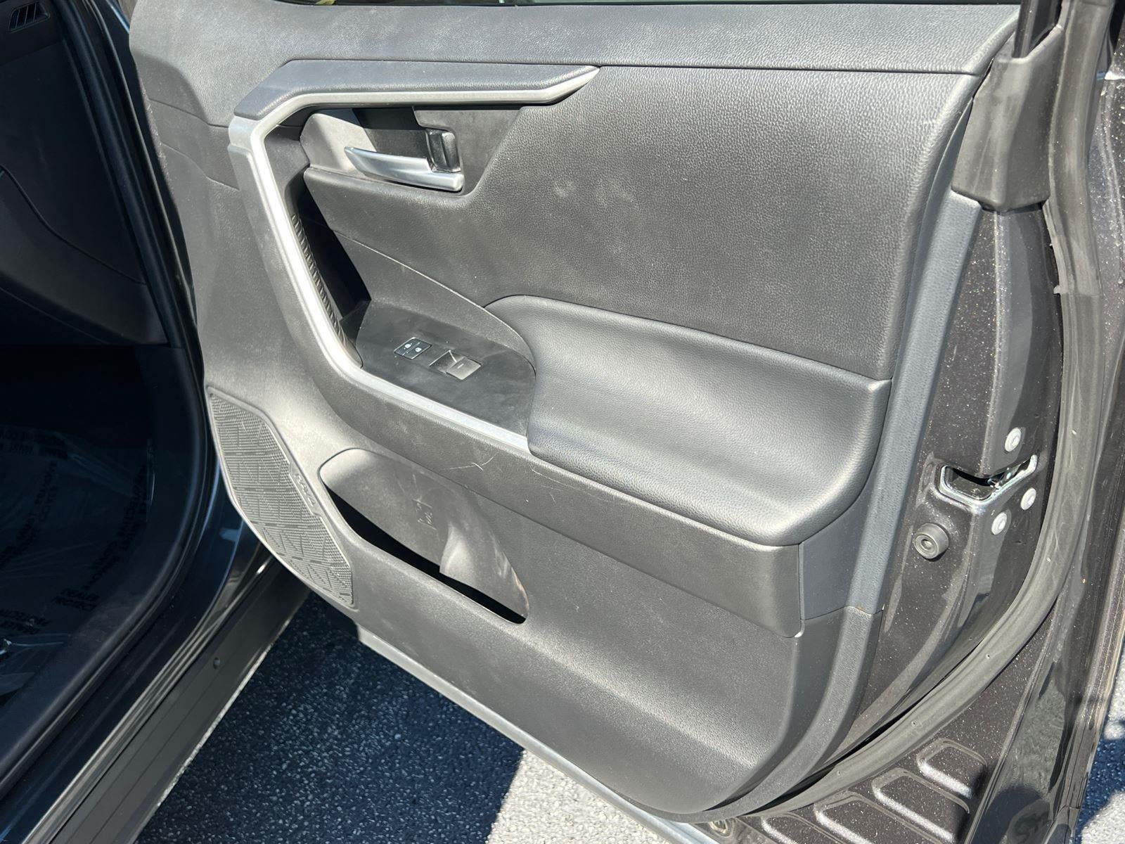 2023 Toyota RAV4 Hybrid SE