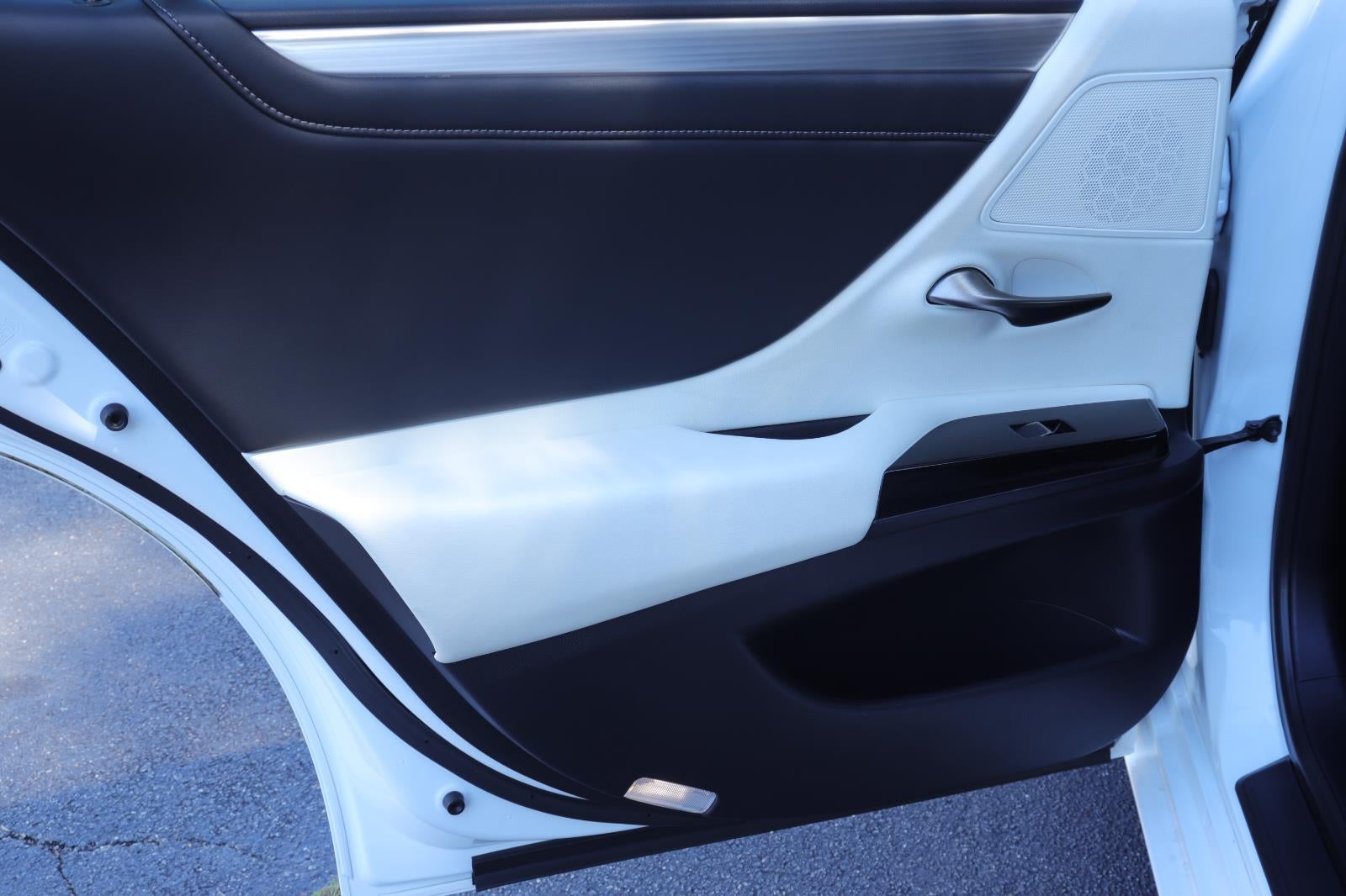 2023 Lexus ES ES 350 F SPORT Handling