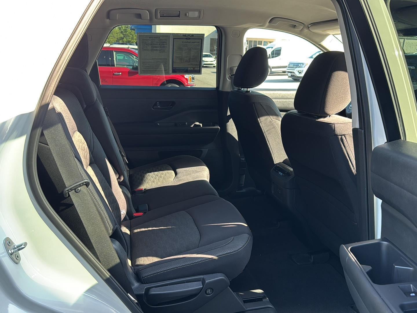 2023 Nissan Pathfinder SV