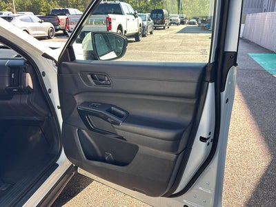 2023 Nissan Pathfinder SV