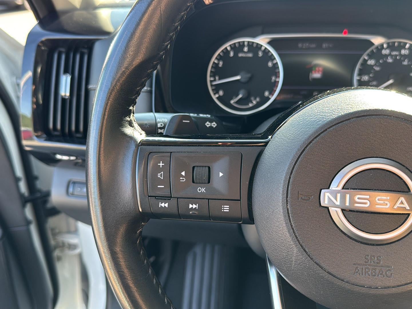 2023 Nissan Pathfinder SV