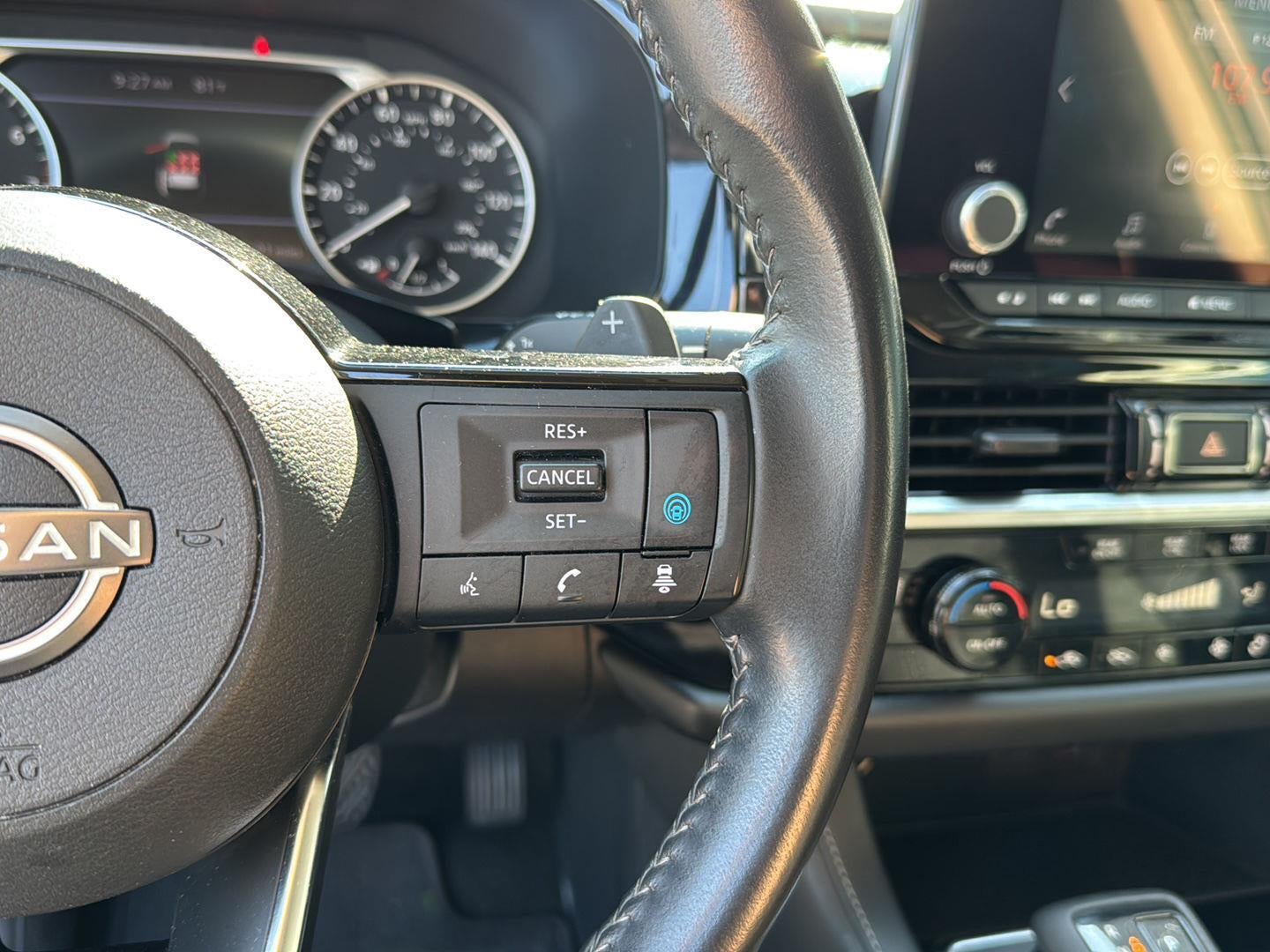 2023 Nissan Pathfinder SV