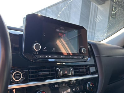 2023 Nissan Pathfinder SV