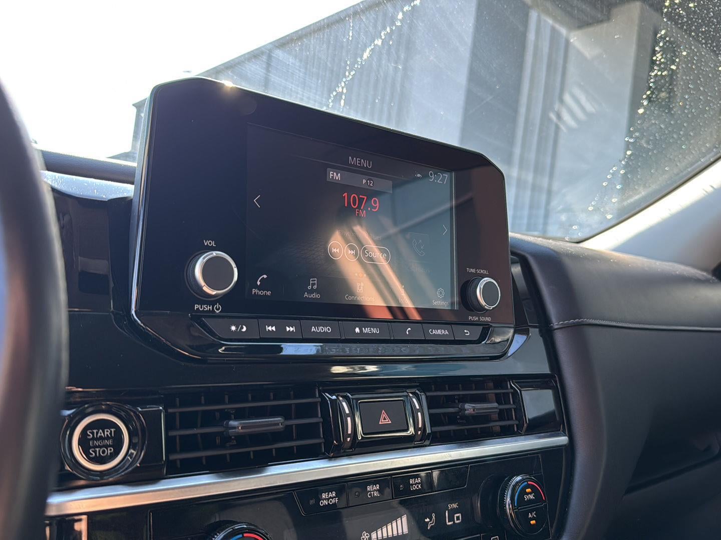 2023 Nissan Pathfinder SV