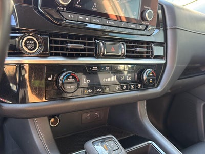 2023 Nissan Pathfinder SV