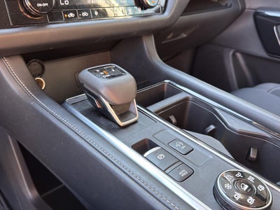 2023 Nissan Pathfinder SV