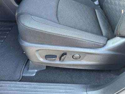 2023 Nissan Pathfinder SV