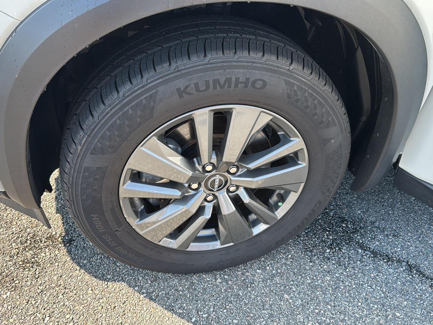 2023 Nissan Pathfinder SV