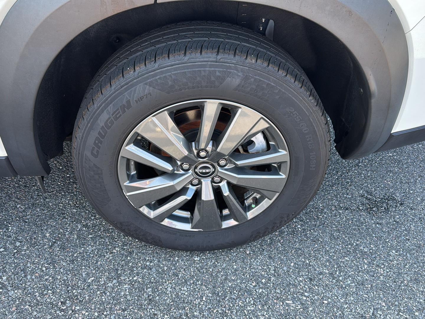 2023 Nissan Pathfinder SV