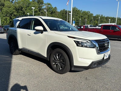 2023 Nissan Pathfinder SV