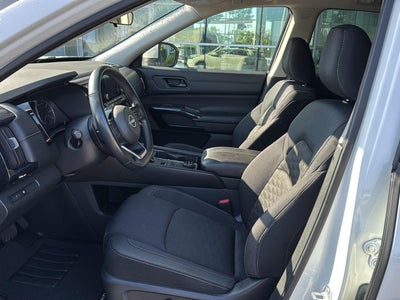 2023 Nissan Pathfinder SV