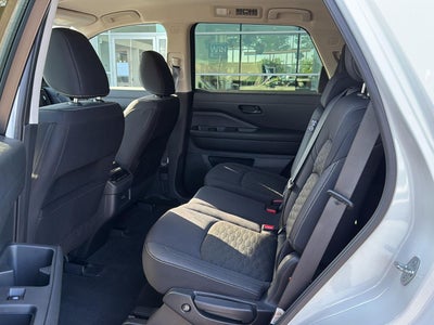 2023 Nissan Pathfinder SV