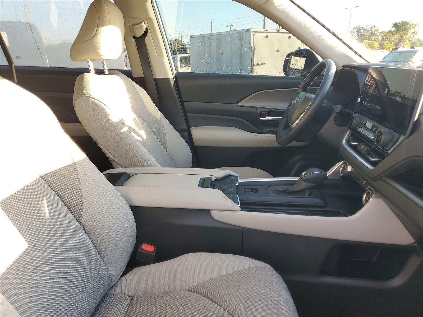 2025 Toyota Grand Highlander LE