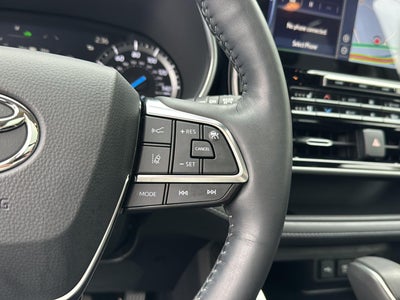 2021 Toyota Highlander Hybrid Platinum