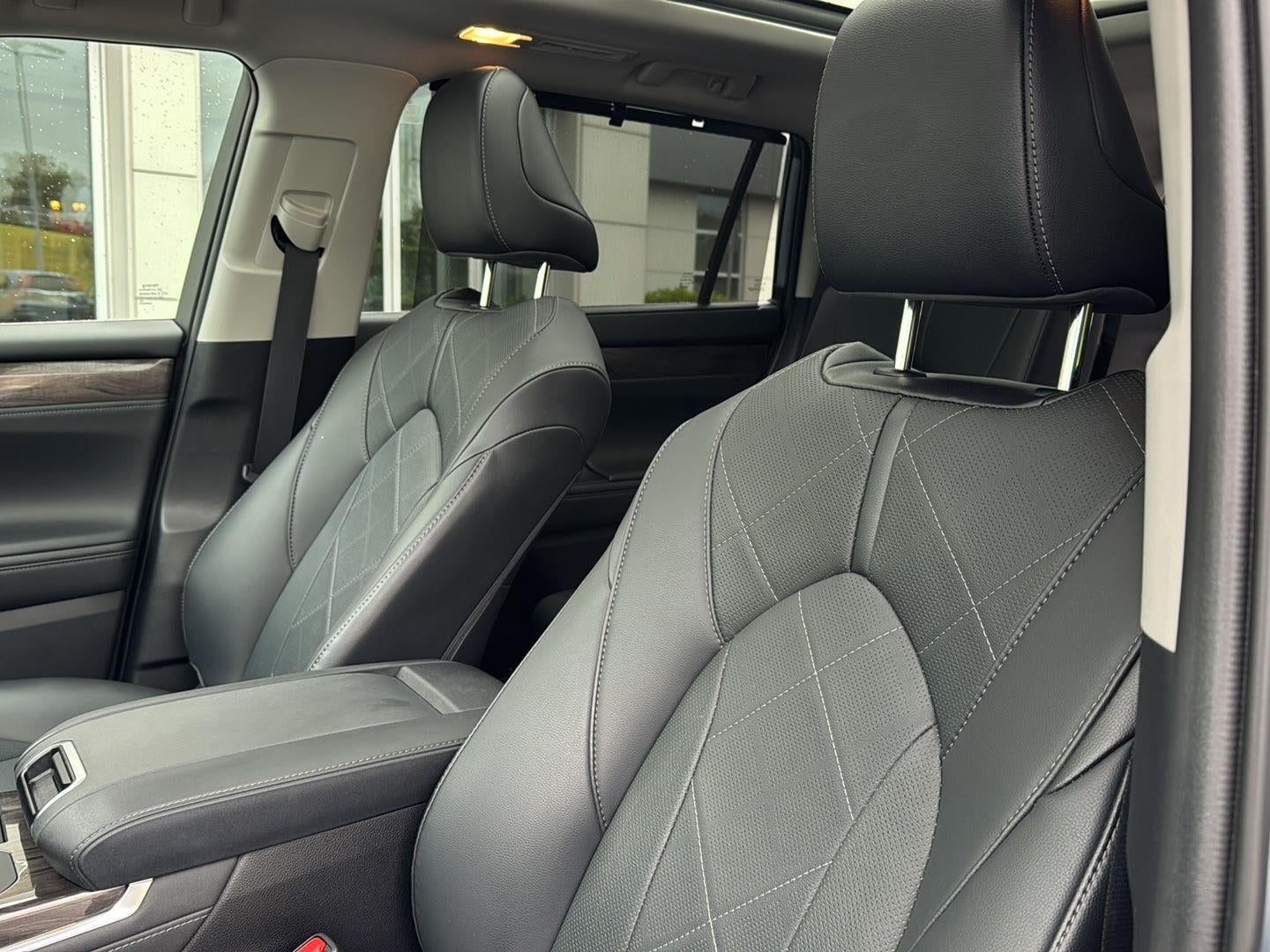 2021 Toyota Highlander Hybrid Platinum