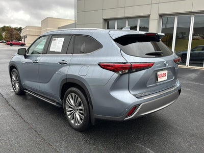 2021 Toyota Highlander Hybrid Platinum