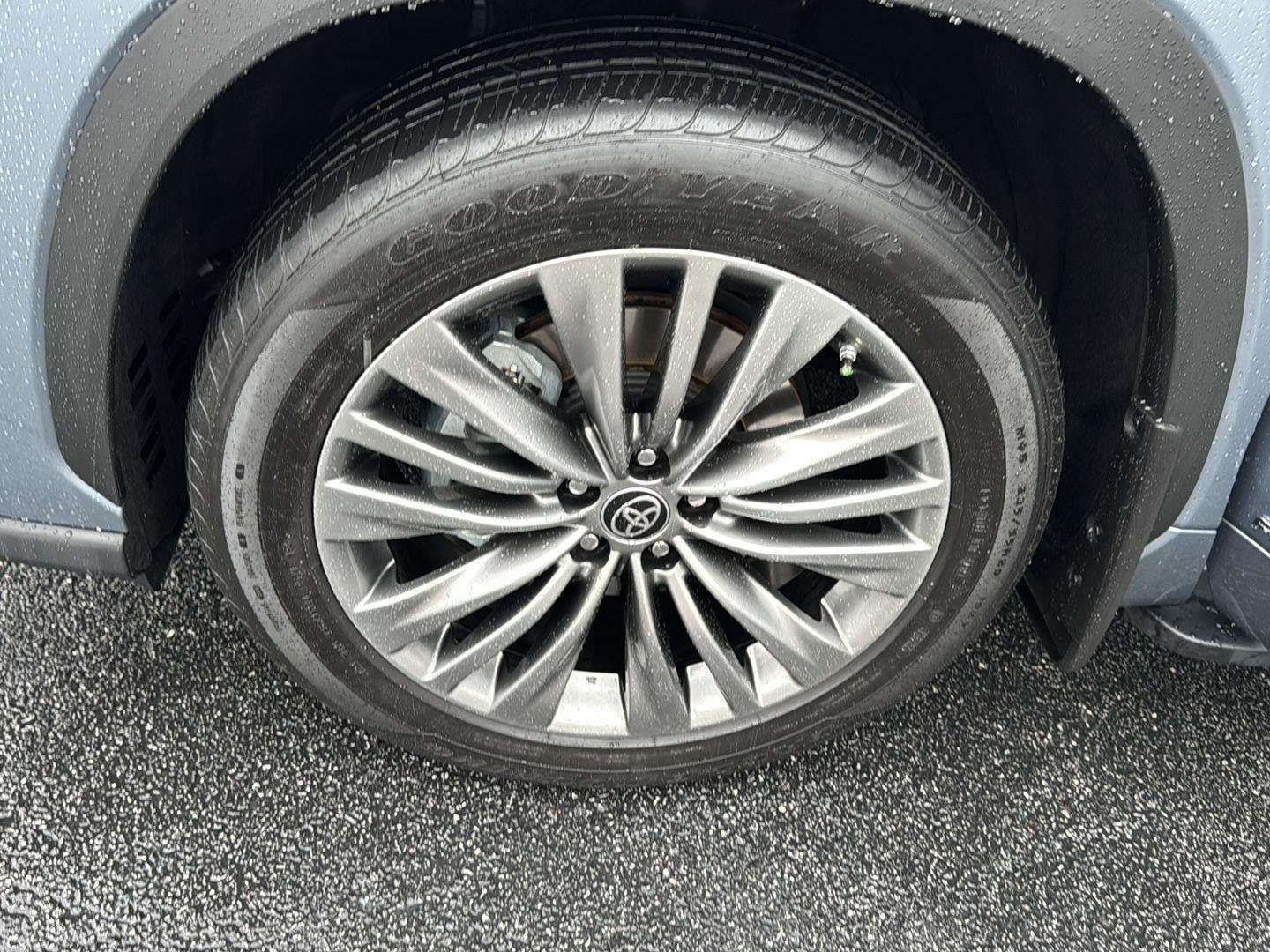 2021 Toyota Highlander Hybrid Platinum