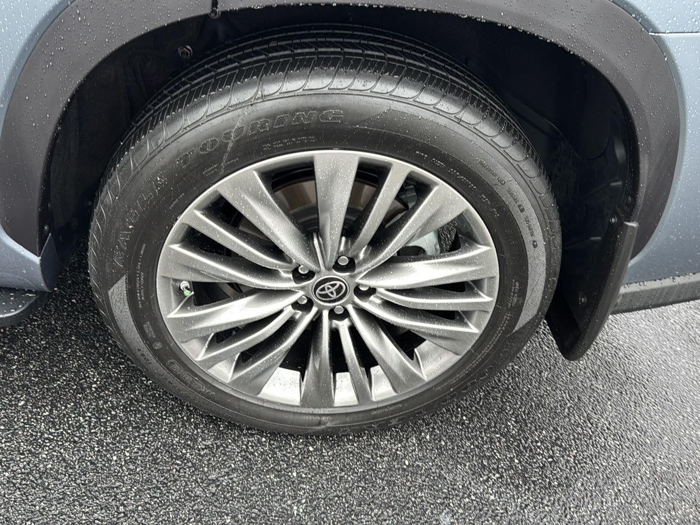 2021 Toyota Highlander Hybrid Platinum