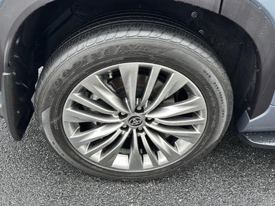 2021 Toyota Highlander Hybrid Platinum