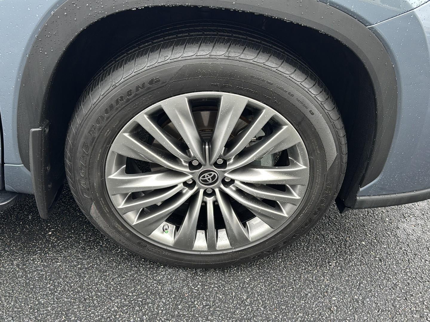 2021 Toyota Highlander Hybrid Platinum