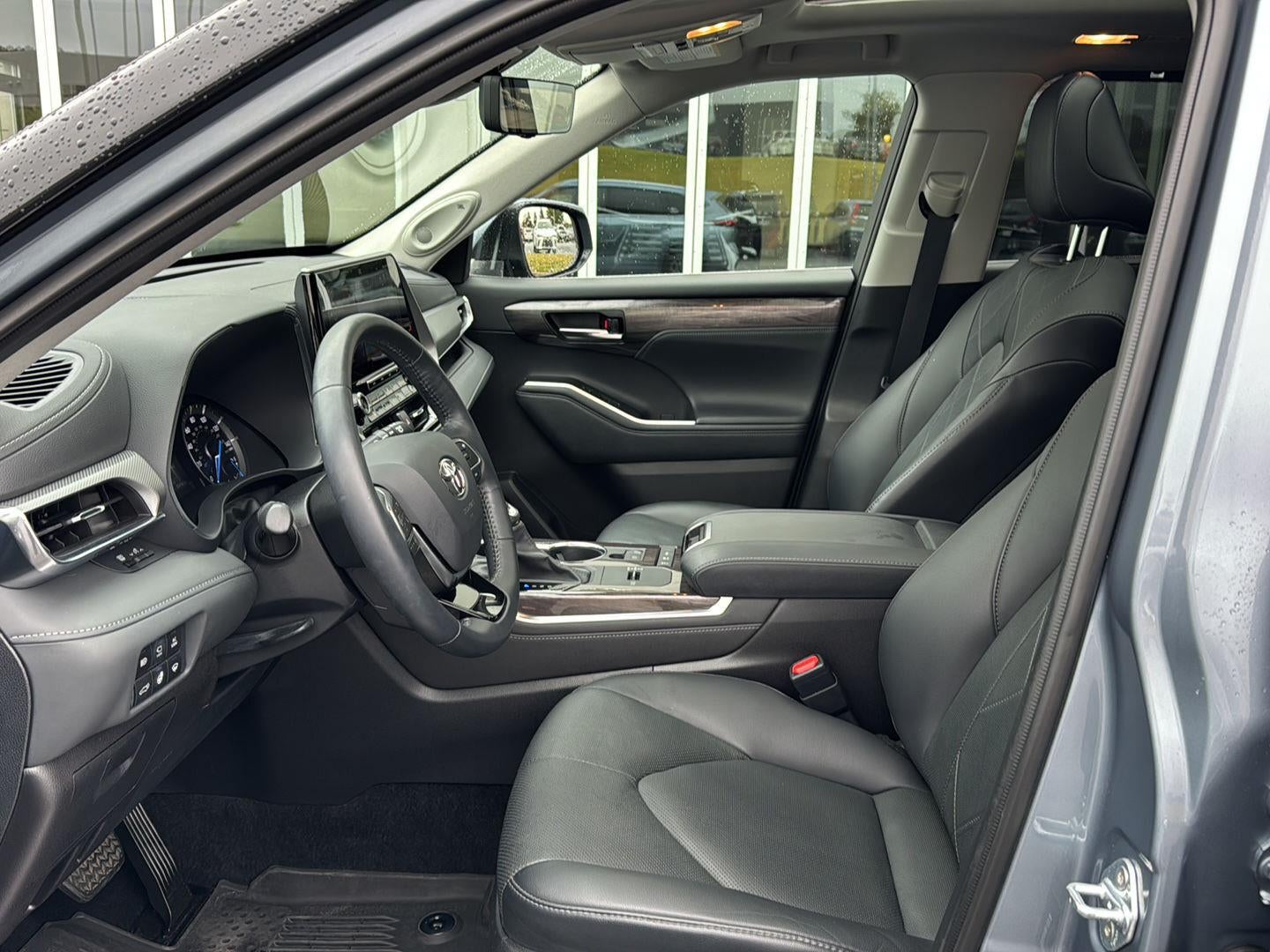 2021 Toyota Highlander Hybrid Platinum