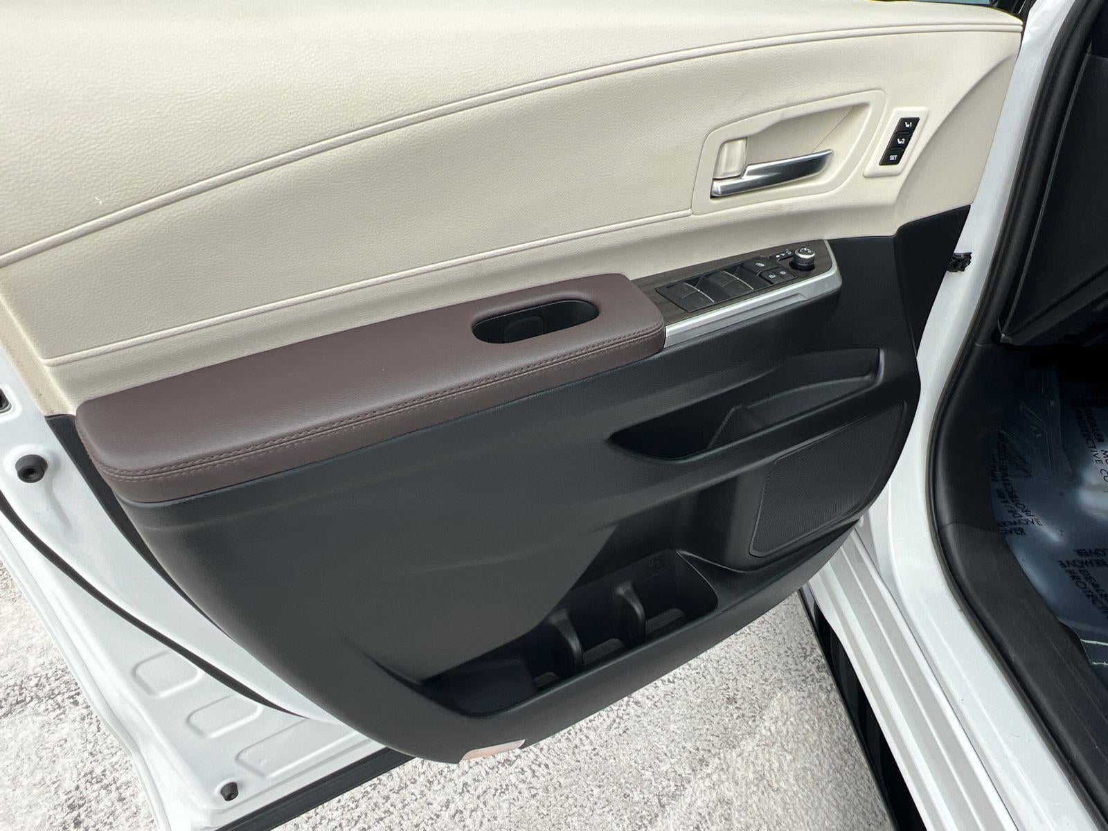 2023 Toyota Sienna Platinum