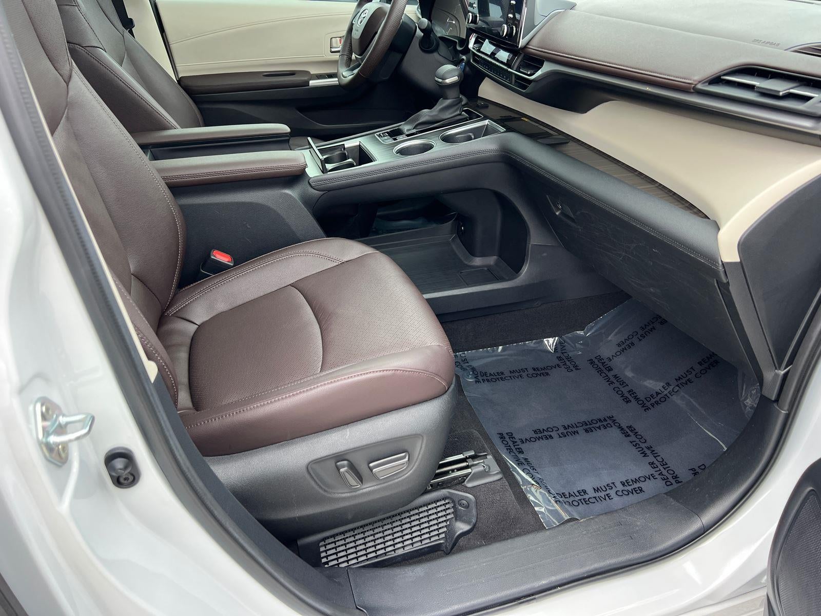 2023 Toyota Sienna Platinum