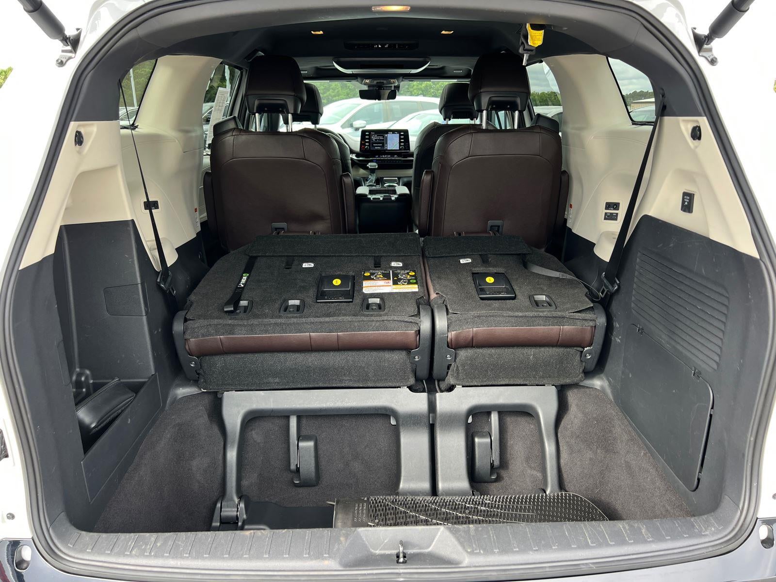 2023 Toyota Sienna Platinum