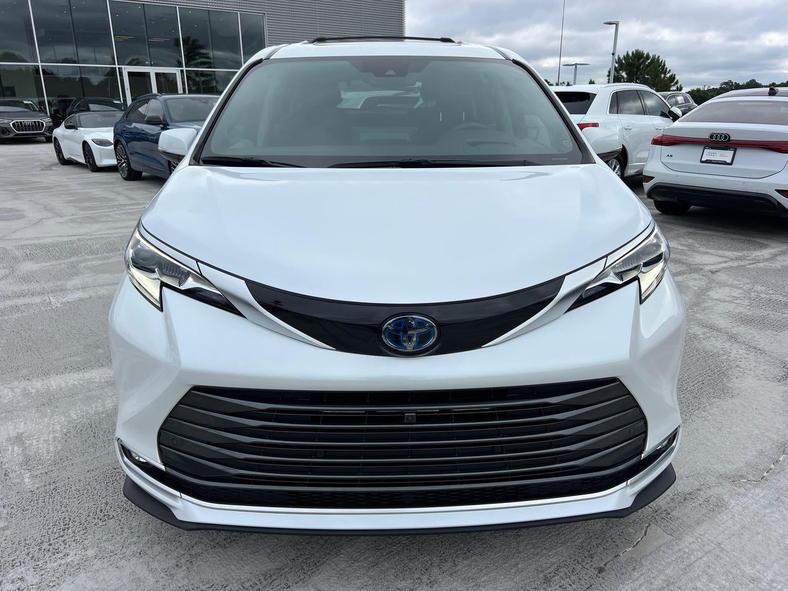 2023 Toyota Sienna Platinum