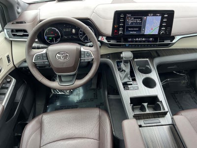 2023 Toyota Sienna Platinum