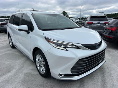 2023 Toyota Sienna Platinum