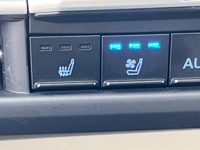 2023 Toyota Sienna Platinum