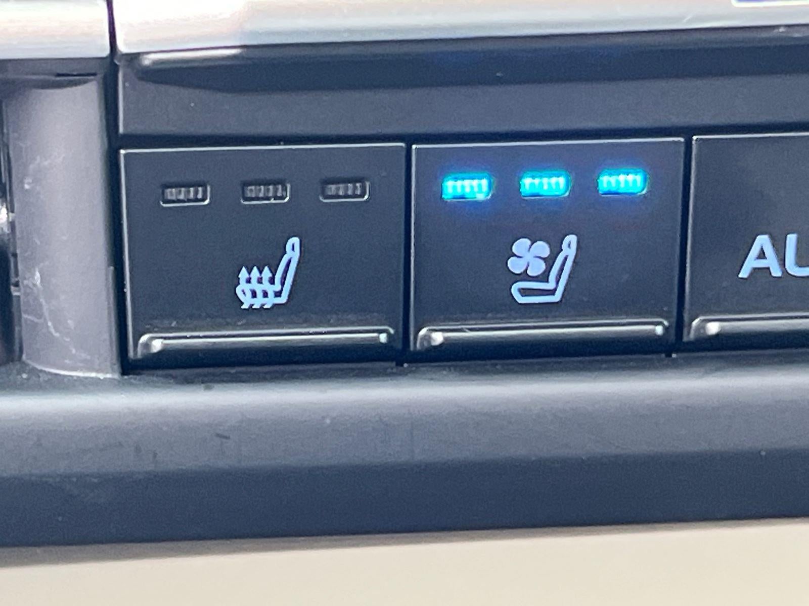 2023 Toyota Sienna Platinum