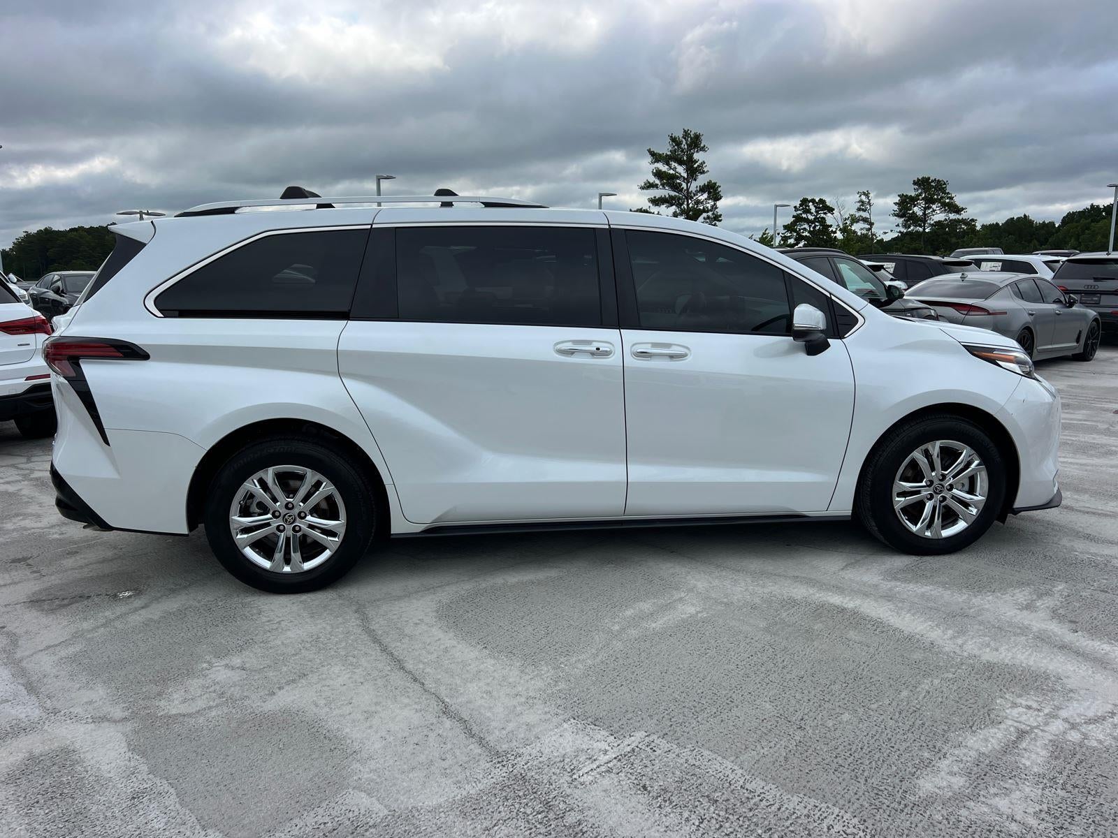 2023 Toyota Sienna Platinum