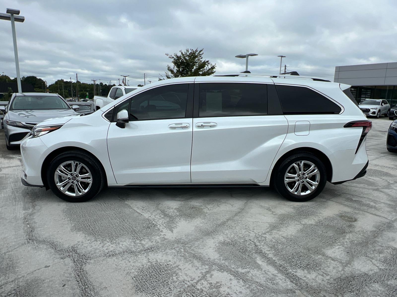 2023 Toyota Sienna Platinum