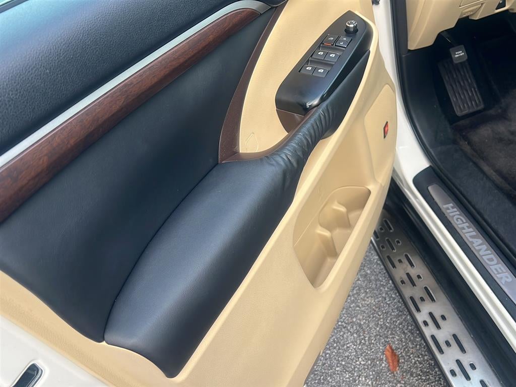 2014 Toyota Highlander Limited Platinum