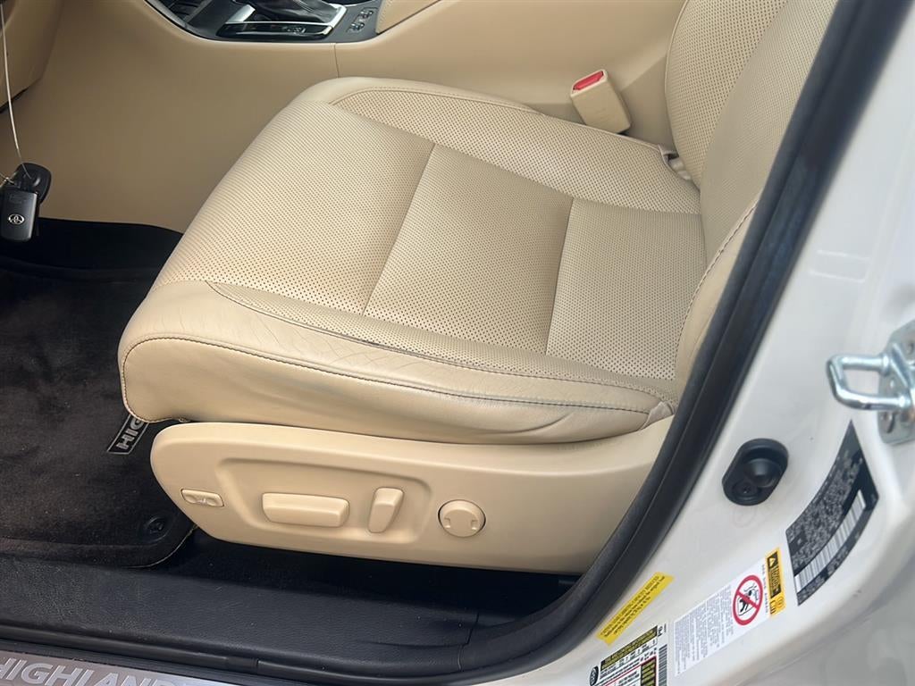 2014 Toyota Highlander Limited Platinum