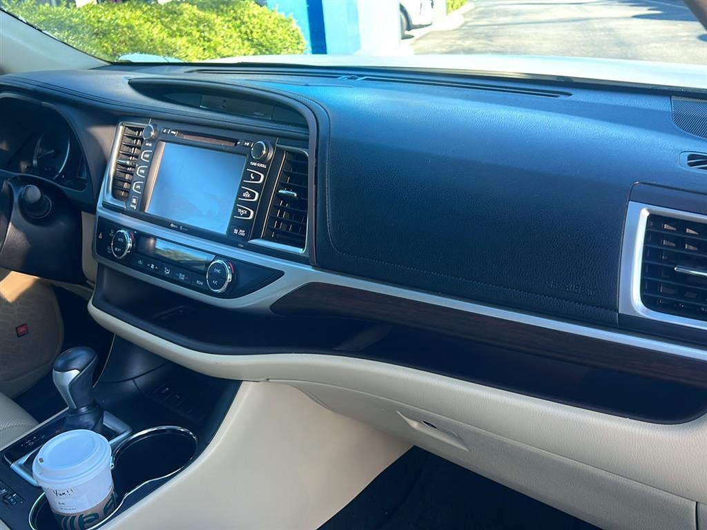 2014 Toyota Highlander Limited Platinum