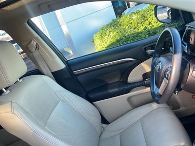 2014 Toyota Highlander Limited Platinum