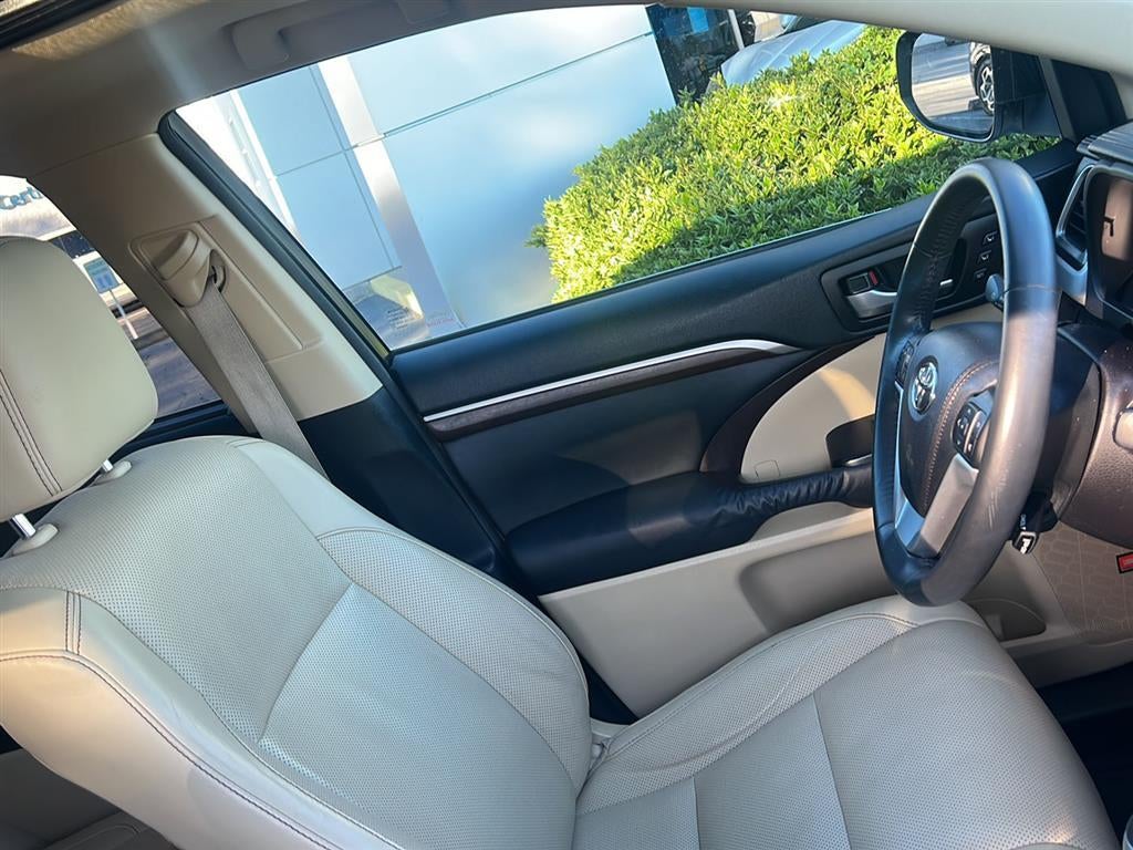 2014 Toyota Highlander Limited Platinum