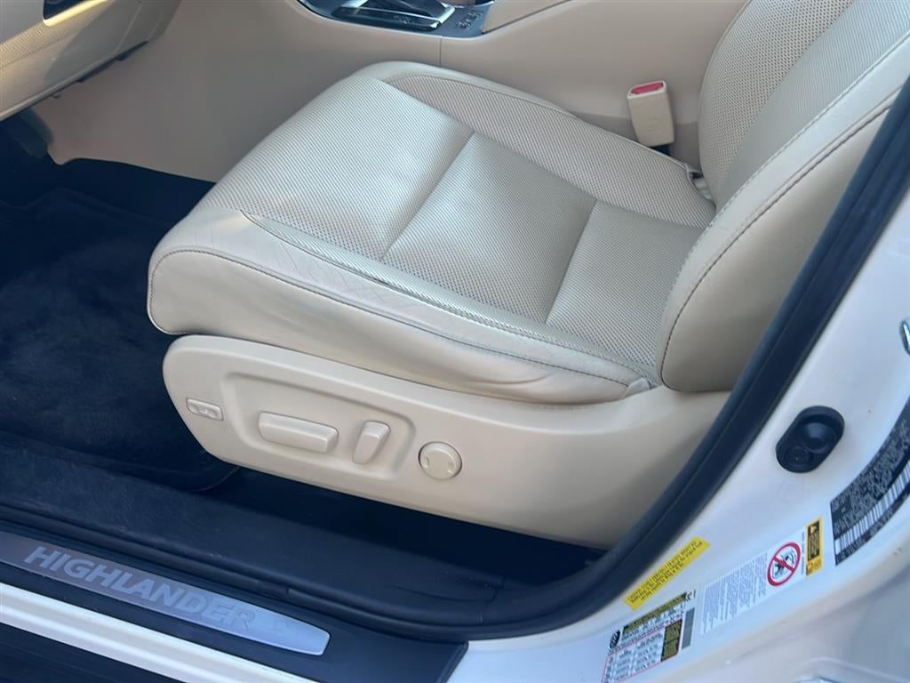 2014 Toyota Highlander Limited Platinum