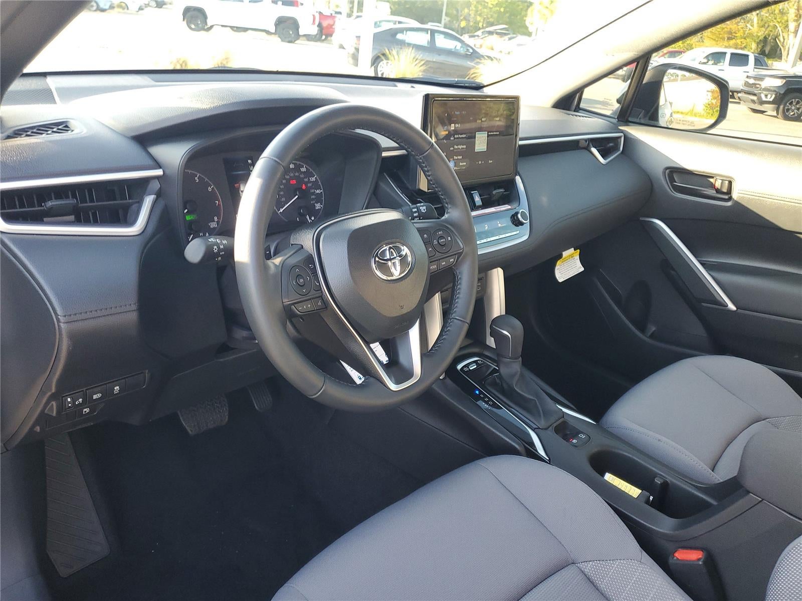 2025 Toyota Corolla Cross Hybrid SE