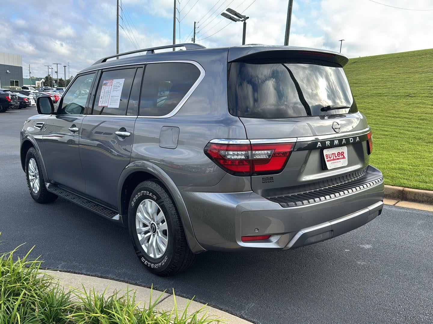 2023 Nissan Armada SV